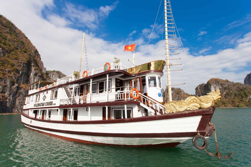 Golden Star cruise 3 days 2 nights ( 1 night on the boat + 1 night at bungalow or hotel  in Cat Ba island ))