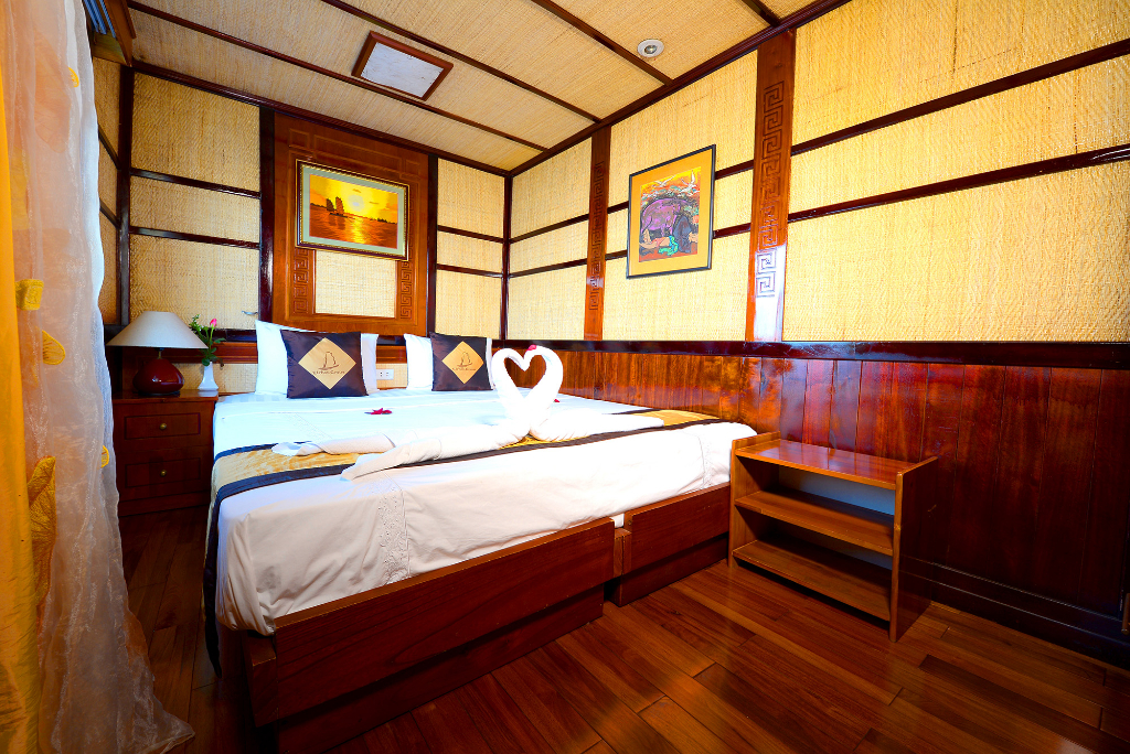 Imperial Classic Cruise  2 days 1 night ( overnight on the boat )